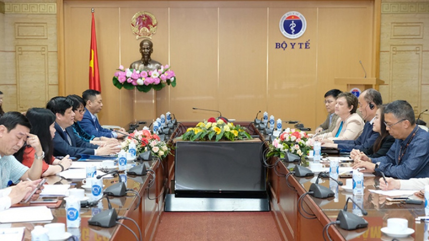 Vietnam seeks foreign assistance for COVID-19 vaccination process